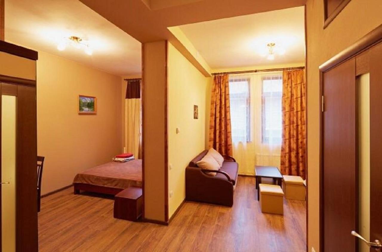 Apartment On Lychakivska 6-A 利沃夫 外观 照片